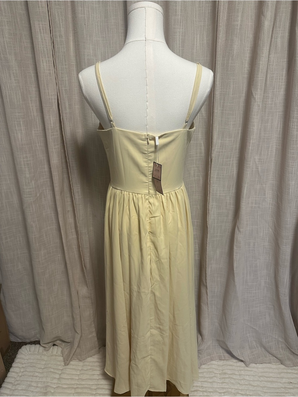 Minimalist Cream Midi Slip Dress with Spaghetti Straps - Picture 2 of 11